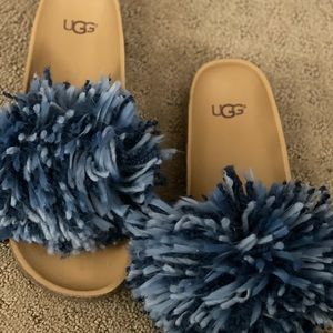 Ugg Pom Pom sandals